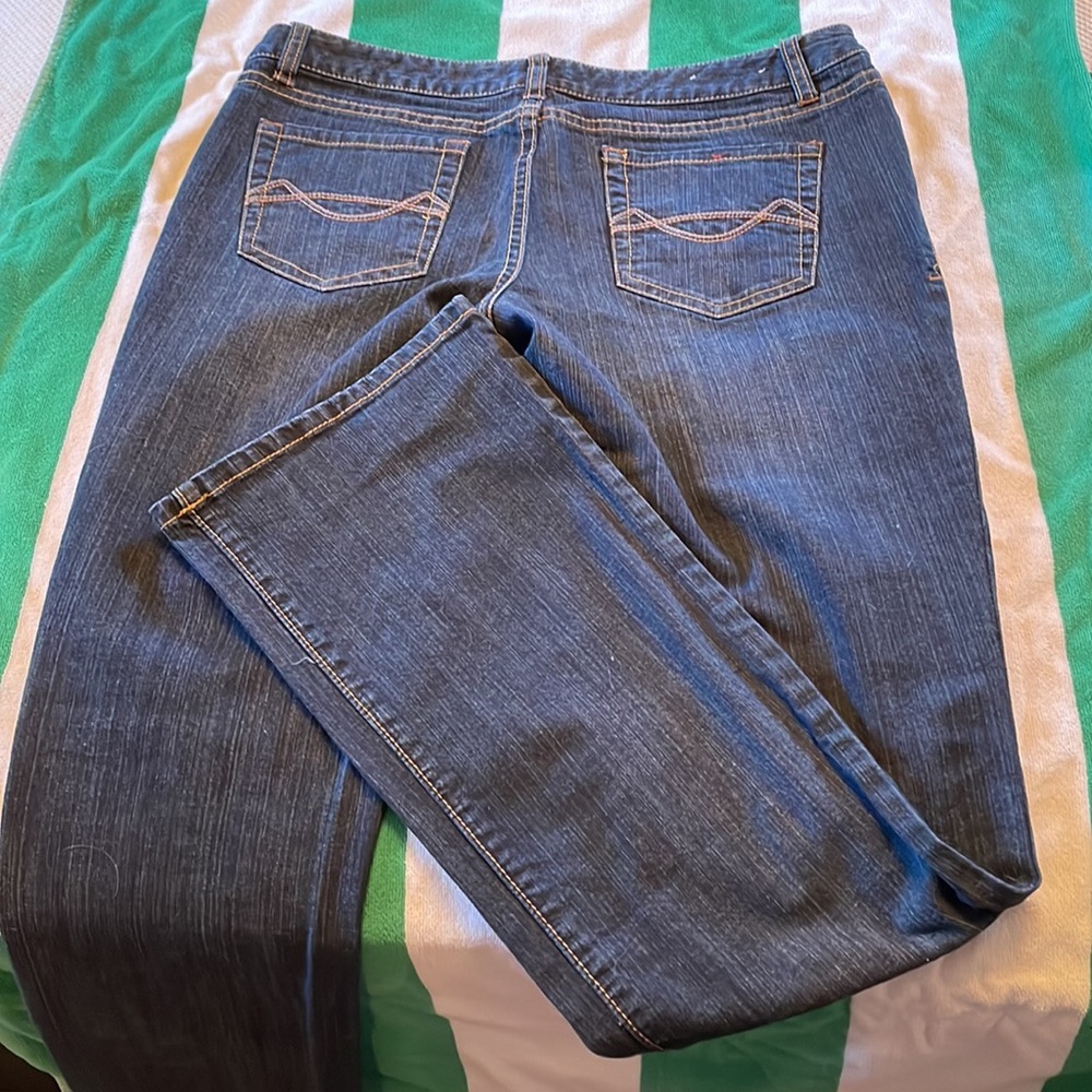 Like new bootcut jeans. - Picture 4 of 5